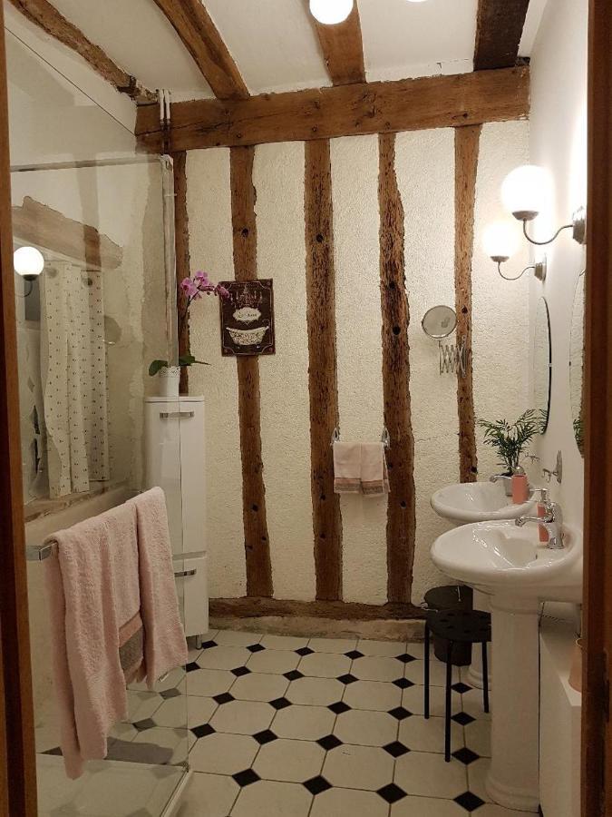 Bed and Breakfast Le Grand Coudreau Nazelles-Negron Exterior foto